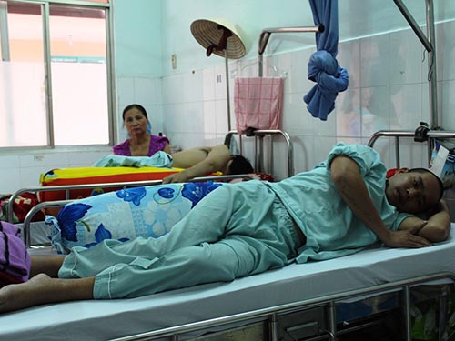 Chủ thầu phủi trách nhiệm: Biết kêu ai?