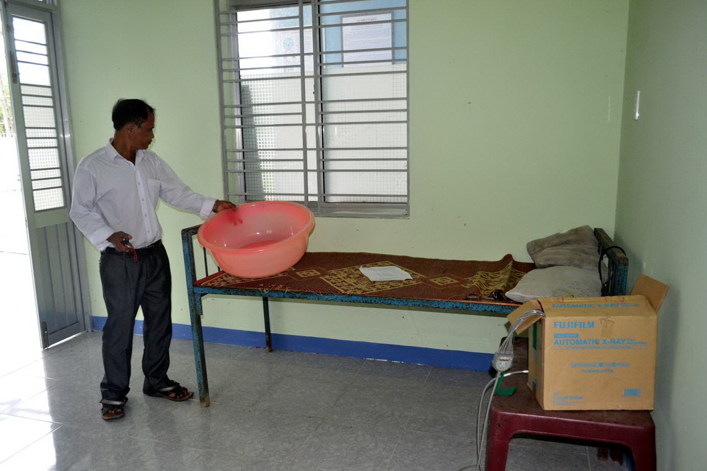 Dù được xây dựng khá khang trang nhưng Trạm Y tế xã Thanh An chỉ có 1 chiếc giường cho bệnh nhân
