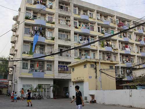 Ở CHUNG CƯ: CƯỜI RA NƯỚC MẮT: Có luật mà không dùng