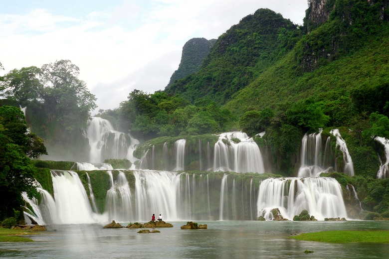 Th&aacute;c Bản Giốc