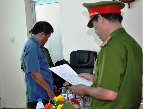 Nguyên kiểm sát viên nhận vơ chạy án để lấy 350 triệu đồng