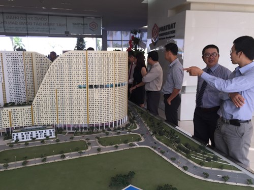 Dân đầu tư loay hoay kiếm chỗ "xài tiền"