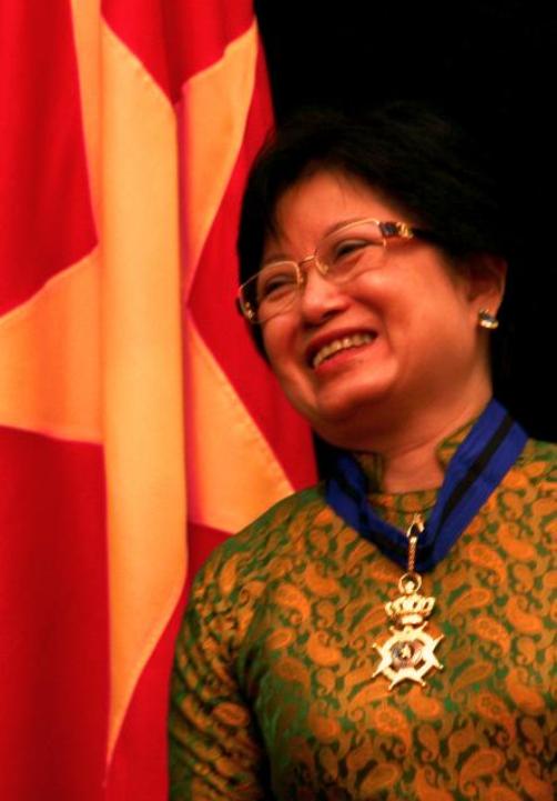 Bà Thúy Thanh ngày được Hoàng gia Bỉ trao tặng Huân chương Leopold Đệ nhị (Ảnh do nhân vật cung cấp)