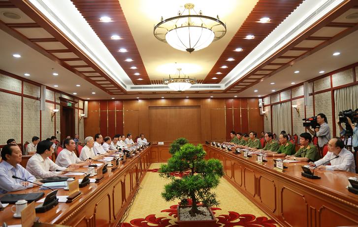 Bộ Ch&iacute;nh trị l&agrave;m việc với Đảng bộ C&ocirc;ng an Trung ương để chuẩn bị cho Đại hội đảng bộ nhiệm kỳ 2016-2020 - Ảnh: Cổng TTĐT Bộ C&ocirc;ng an