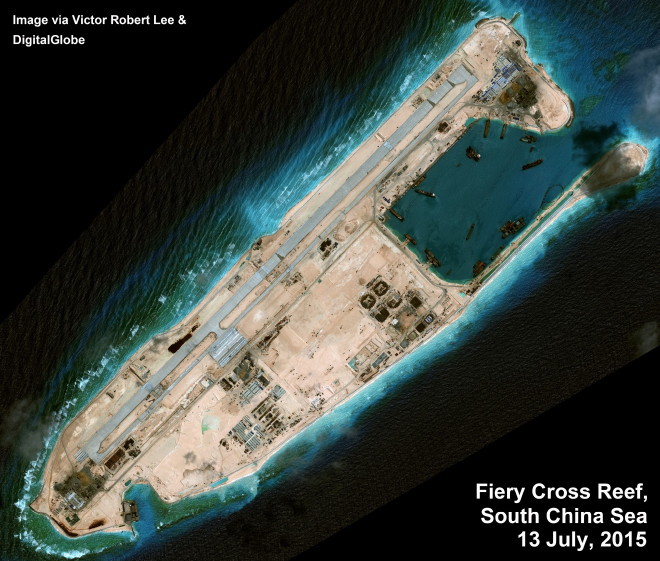 Đường băng tr&ecirc;n đ&aacute; Chữ thập đ&atilde; được l&aacute;t xong... Ảnh: Digital Globe