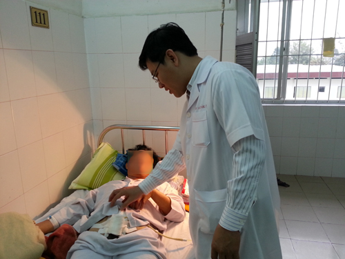 Cứu chữa thành công cho thanh niên tự cắt tinh hoàn
