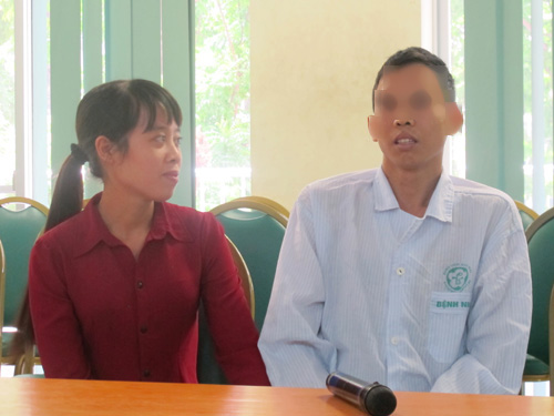Bệnh nhân u đốt sống hiếm gặp suýt tàn phế vì đắp thuốc nam