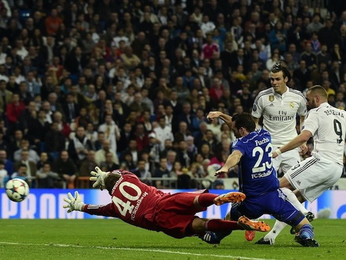 Benzema ghi b&agrave;n cho Real