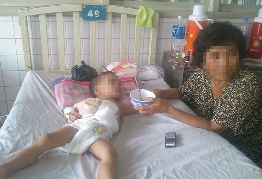 B&eacute; Hải sau c&uacute; đạp trời gi&aacute;ng của Đức