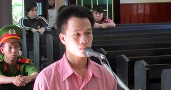 Kẻ giết bà ngoại dã man thoát án tử hình