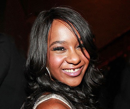 Nội ngoại cãi nhau vì bán ảnh con gái Whitney Houston lúc qua đời