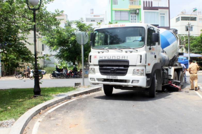 Chiếc xe bồn g&acirc;y tai nạn