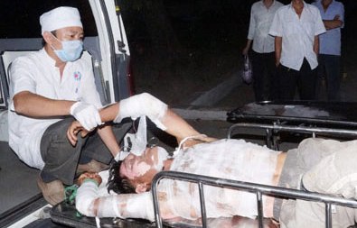 Giận vợ cũ, cha tưới xăng tự thiêu cùng con