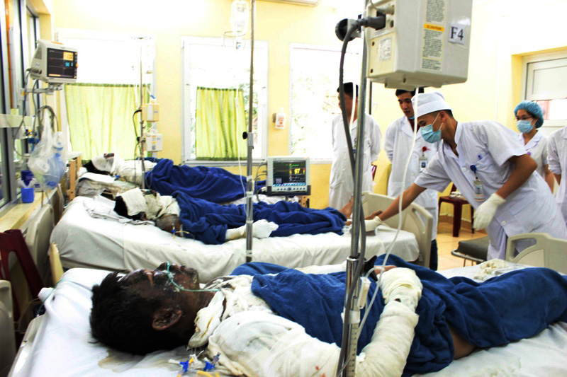 6 bệnh nh&acirc;n bỏng nặng nhập viện Việt Nam - Thụy Điển một c&aacute;ch đầy b&iacute; ẩn