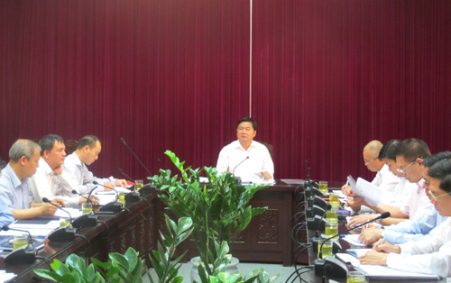 Bộ trưởng Đinh La Thăng y&ecirc;u cầu việc sửa s&acirc;n bay T&acirc;n Sơn Nhất kh&ocirc;ng được ảnh hưởng tới việc đi lại của người d&acirc;n