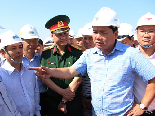Bộ trưởng Thăng quyết thời điểm sửa sân bay Tân Sơn Nhất