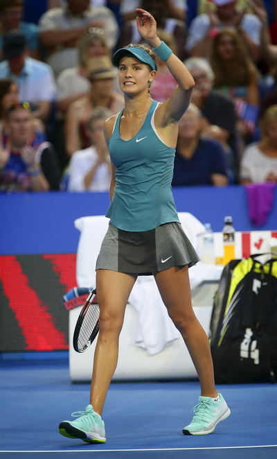 Tay vợt tuổi teen Eugenie Bouchard đ&aacute;nh bại nh&agrave; v&ocirc; địch 18 Grand Slam