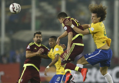 Thắng nhọc nhằn Venezuela, Brazil vào tứ kết Copa America