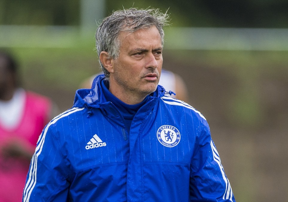 HLV Mourinho kh&ocirc;ng muốn thay đổi đội h&igrave;nh đ&atilde; gi&uacute;p Chelsea v&ocirc; địch Premier League m&ugrave;a qua