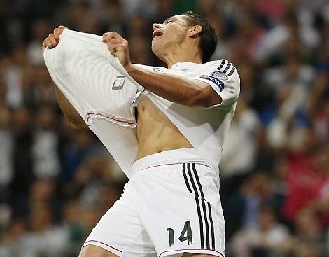 Real Madrid đối xử phũ phàng với người hùng Chicharito