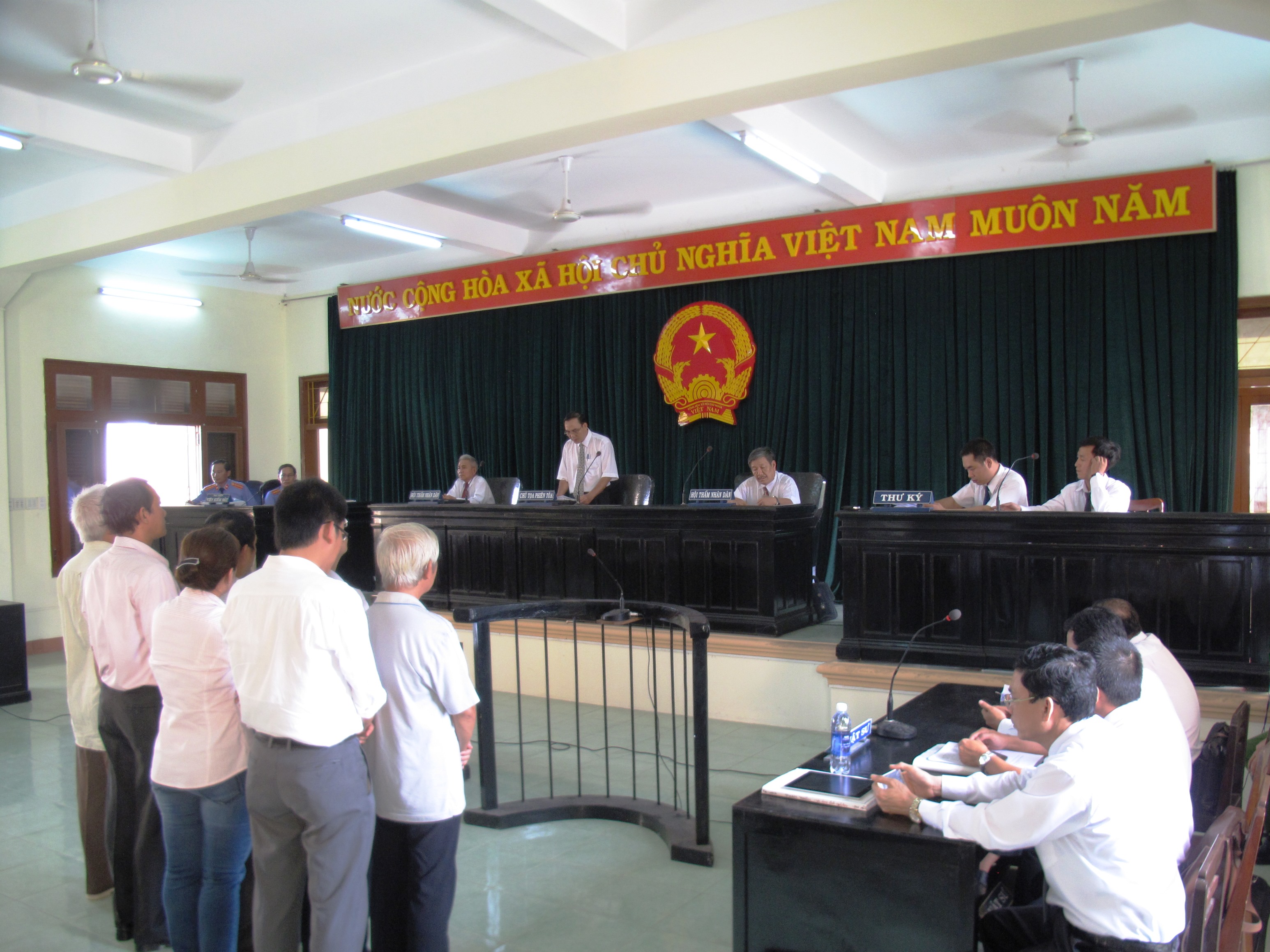 TAND Phú Yên đưa vụ án Cảng Vũng Rô... ném tiền qua cửa sổ cho sân sau ra xét xử