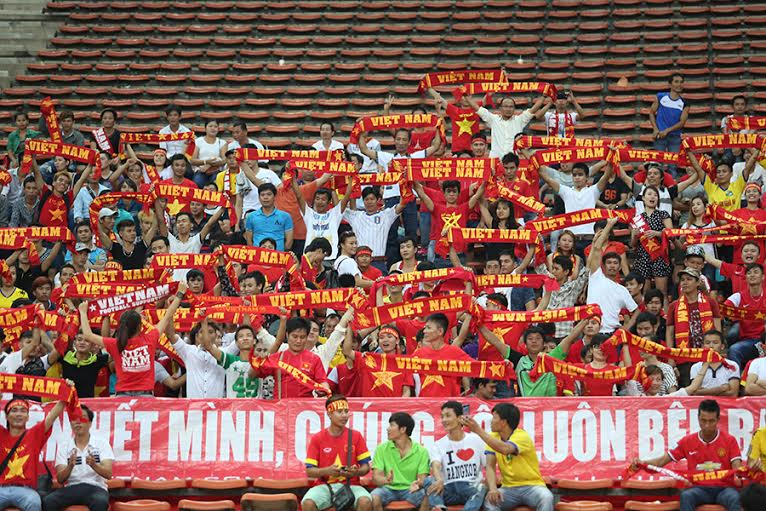 CĐV Việt Nam trên sân Shah Alam