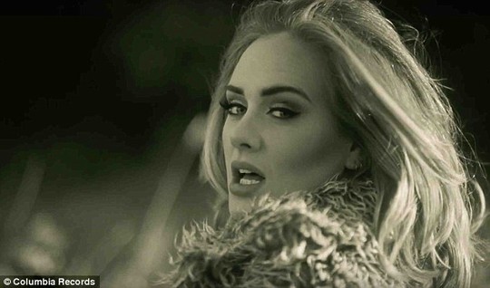 Adele nhiều lần được mời chụp ảnh khỏa thân