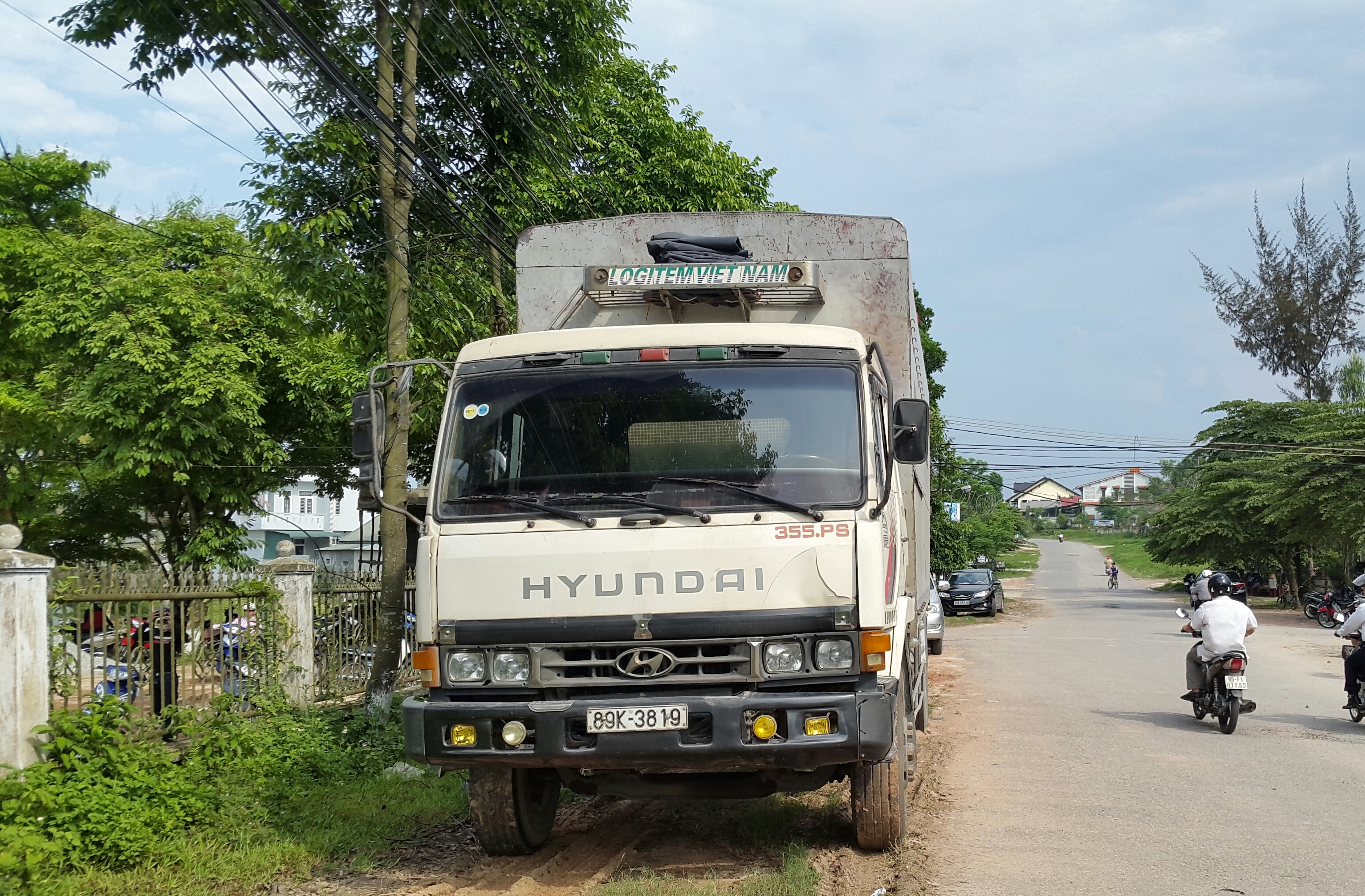 Xe container tông vào xe CSGT trên tuyến Quốc lộ 1 đoạn tránh Huế vào ngày 10-1