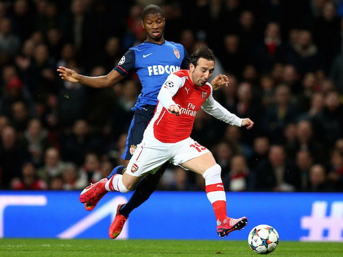 Santi Cazorla kh&ocirc;ng xốc nổi h&agrave;ng tiền vệ Arsenal trước sự lấn lướt của đội b&oacute;ng Ph&aacute;p