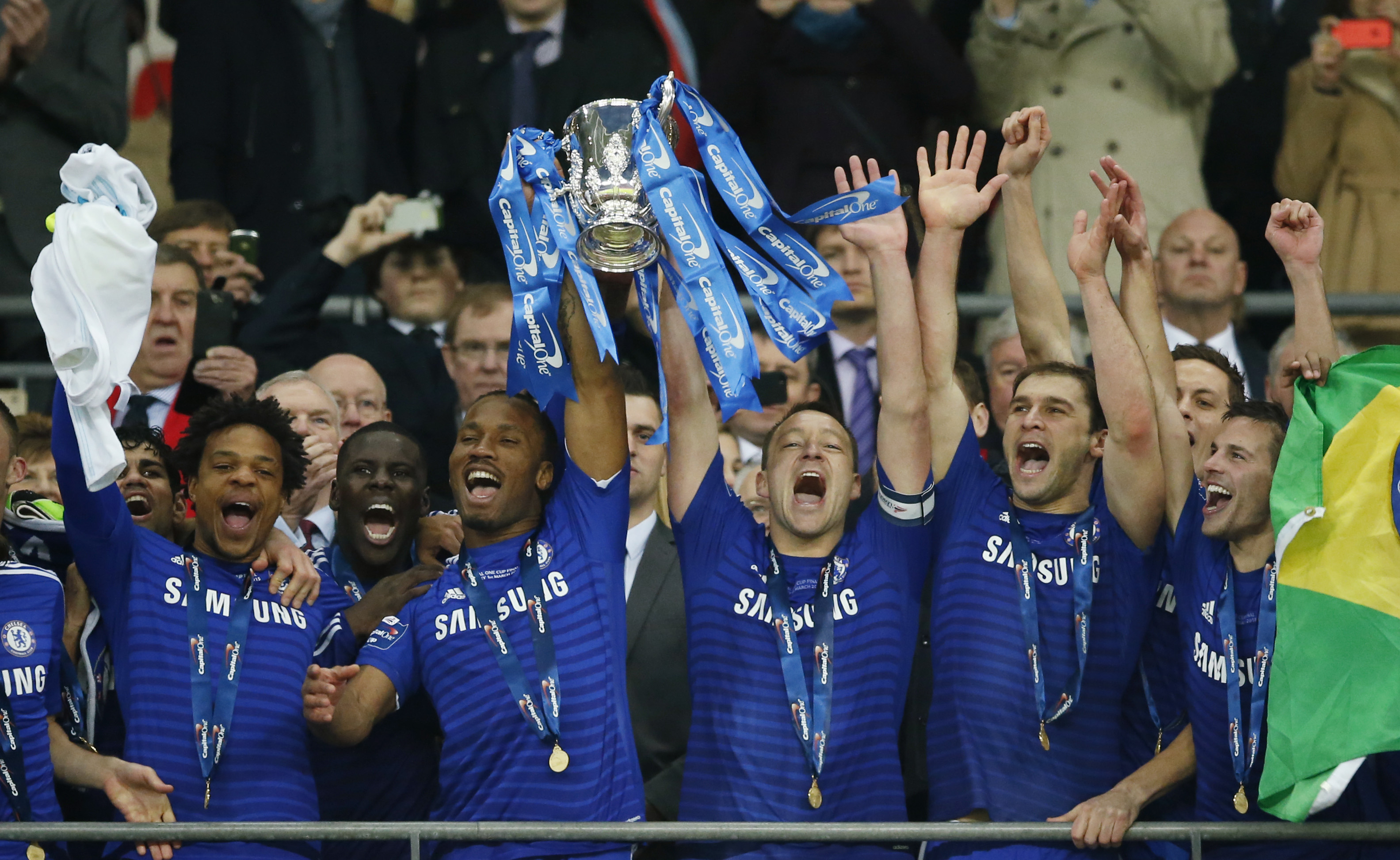 Chức v&ocirc; địch rạng s&aacute;ng 2-3 hứa hẹn m&ugrave;a bội thu mới cho Chelsea dưới thời Mourinho giai đoạn 2
