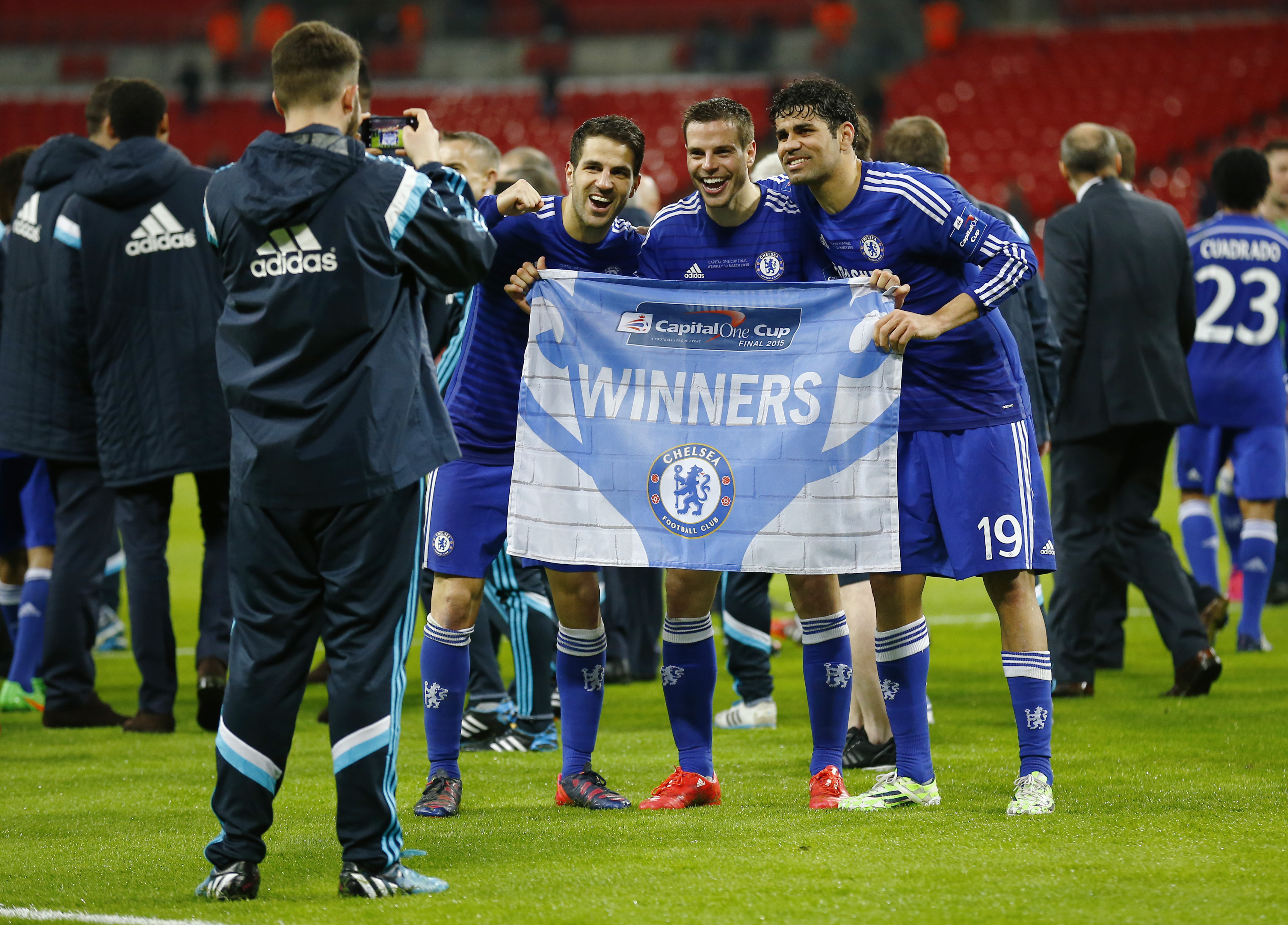 Hai t&acirc;n binh Fabregas v&agrave; Diego Costa c&oacute; danh hiệu đầu ti&ecirc;n c&ugrave;ng Chelsea