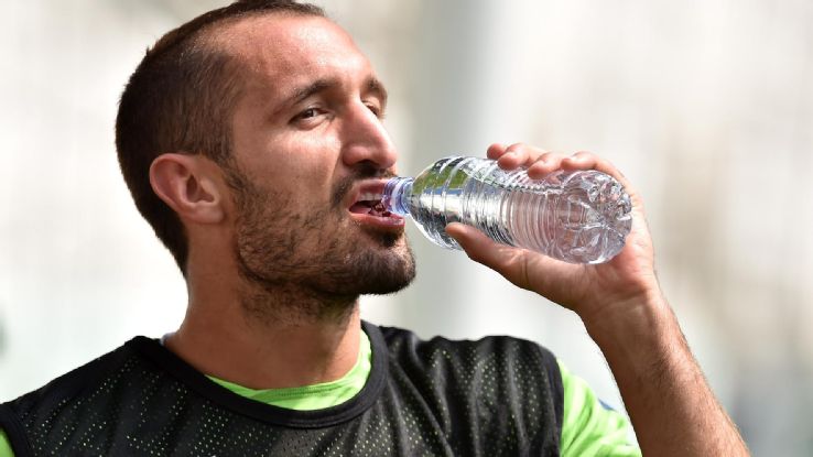 Vắng trung vệ số 1 Chiellini, Juventus sẽ gặp v&ocirc; v&agrave;n kh&oacute; khăn trước h&agrave;ng tấn c&ocirc;ng cực mạnh của Barca