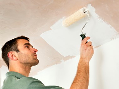 Bùng nổ dịch vụ cho thuê "chồng biết làm việc nhà" tại Ý