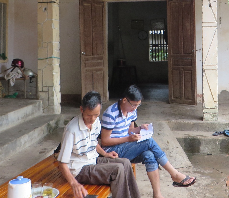 Người d&acirc;n vẫn chưa hết b&agrave;ng ho&agrave;ng khi kể lại h&agrave;nh vi đốt vợ con của Giang.