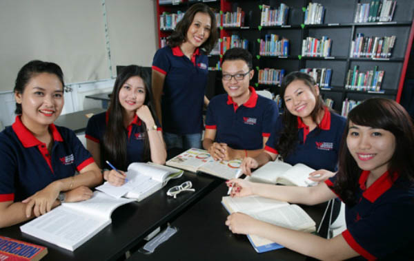Trường CĐ Nghề Việt Mỹ cấm gi&aacute;o vi&ecirc;n y&ecirc;u sinh vi&ecirc;n. (Ảnh từ website của Trường CĐ Nghề Việt Mỹ)