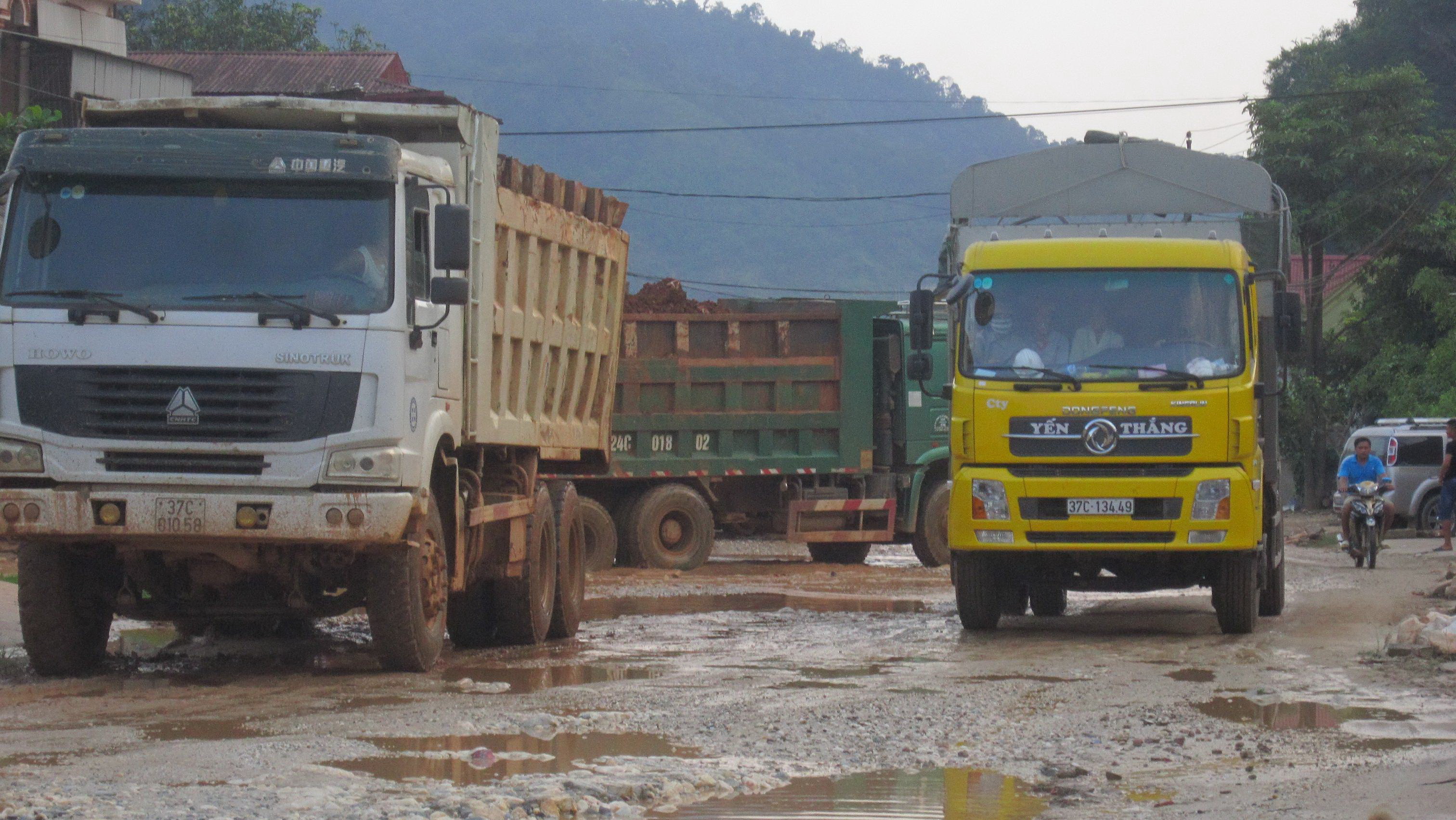 Kh&ocirc;ng đường s&aacute; n&agrave;o chịu nổi c&aacute;c hung thần &ldquo;hổ vồ&rdquo;