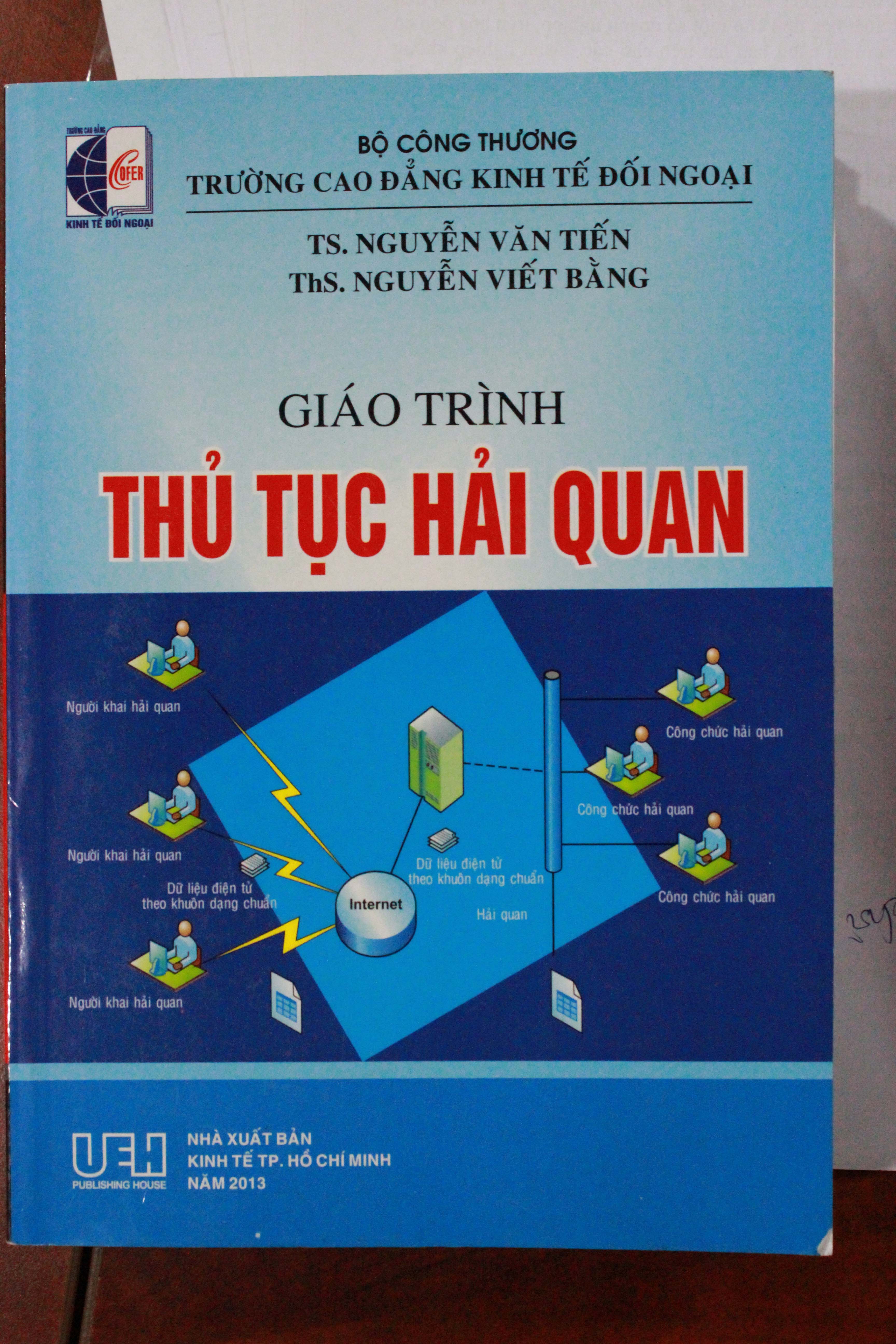 Gi&aacute;o tr&igrave;nh m&agrave; TS Nguyễn Văn Tiến cho l&agrave; Trường CĐ Kinh tế đối ngoại đ&atilde; vi phạm quyền sở hữu tr&iacute; tuệ khi t&aacute;i bản m&agrave; kh&ocirc;ng xin ph&eacute;p t&aacute;c giả