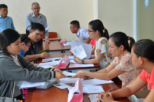 Trường xét tuyển từ điểm sàn “bội thu”