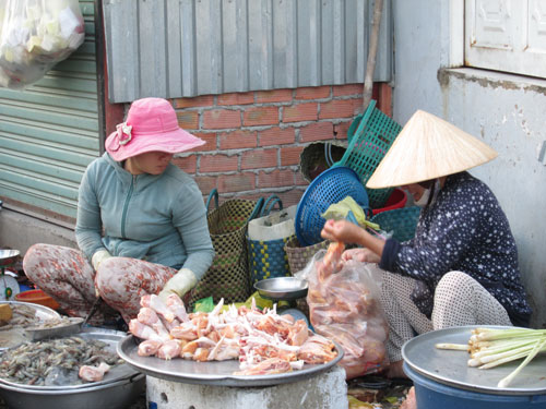 Mua gà rã đông, dễ dính hàng hết “đát”