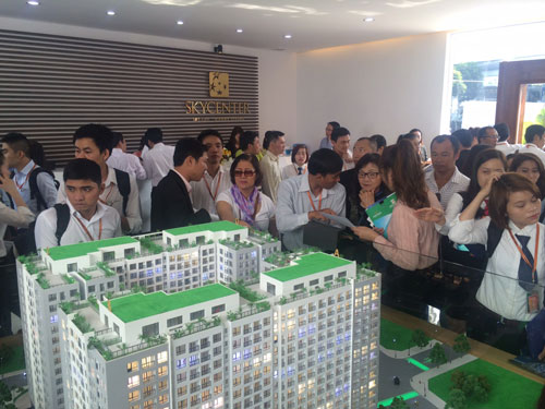 Bất động sản: Rộn ràng mua bán