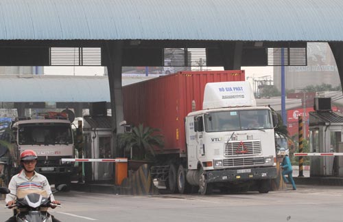 Đề xuất tăng phí, DN phản đối