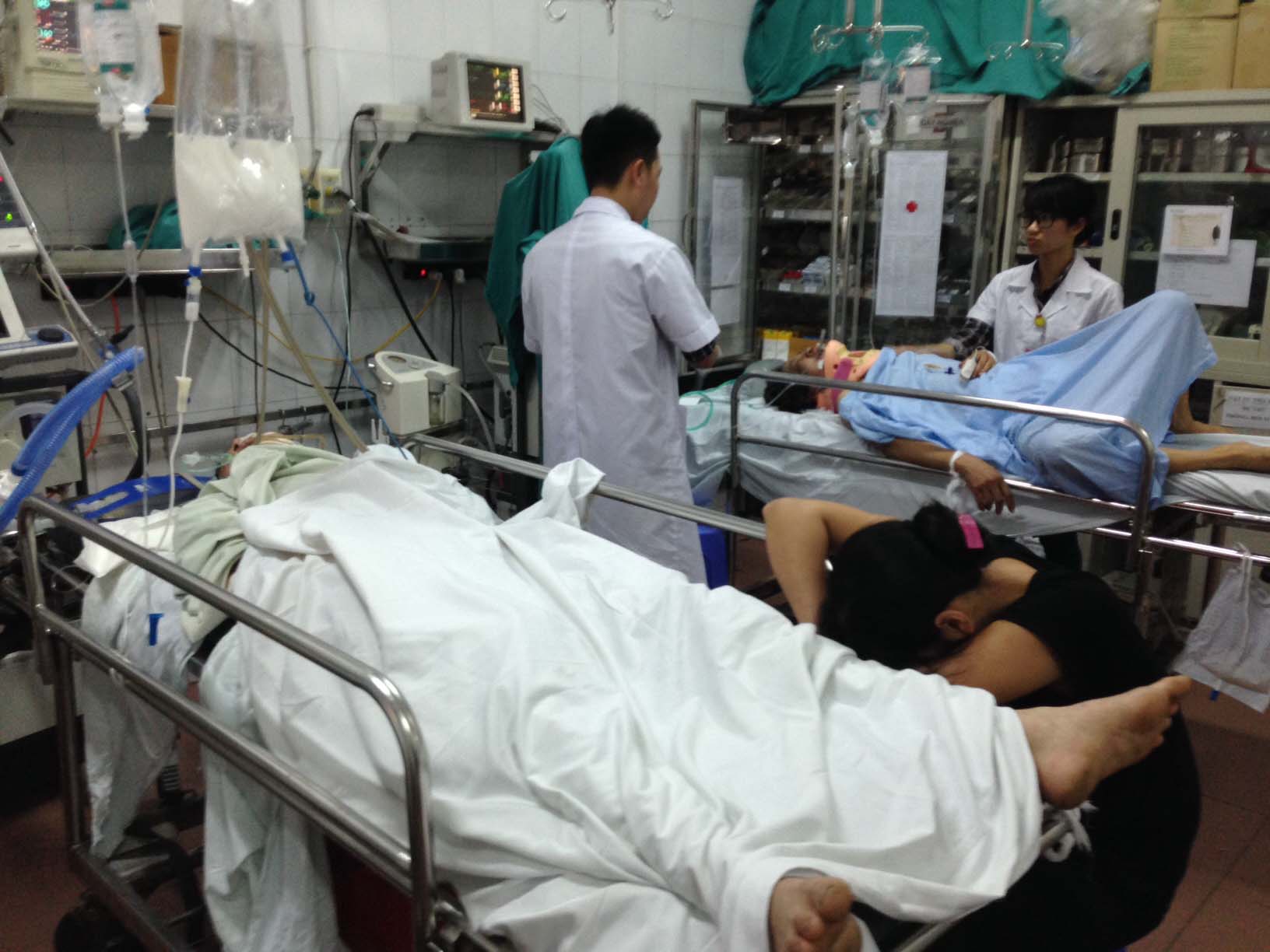 Hầu như ngày nào Bệnh viện Việt Đức cũng tiếp nhận nạn nhân cấp cứu chấn thương do đánh nhau Ảnh: Ngọc Dung