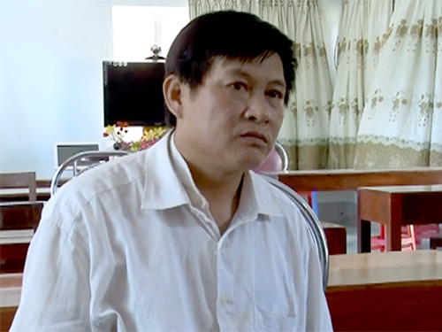 Bắt quả tang chủ tịch hội nông dân vận chuyển 8 bánh heroin