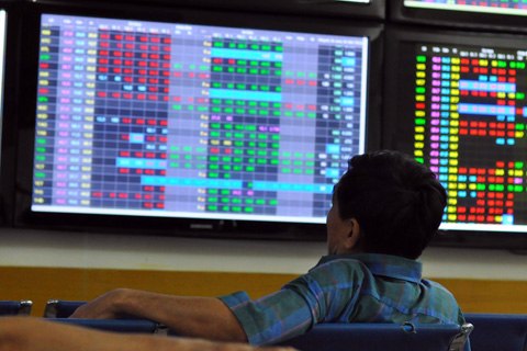 VN-Index đ&atilde; l&ugrave;i về s&aacute;t mốc 600 điểm