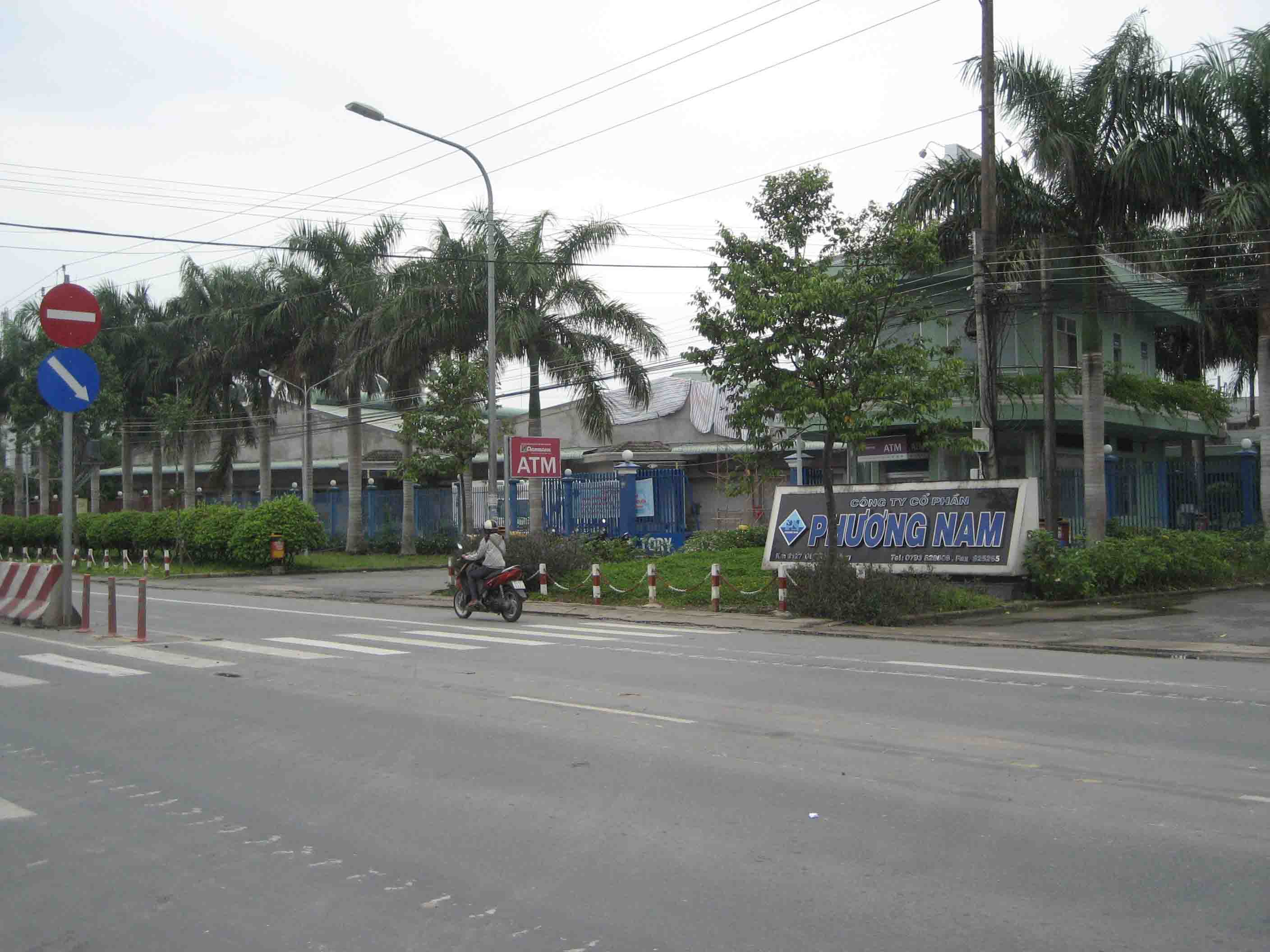 C&ocirc;ng ty của bị can Khu&acirc;n vẫn đang tiếp tục hoạt động sau khi được một ng&acirc;n h&agrave;ng tiếp quản