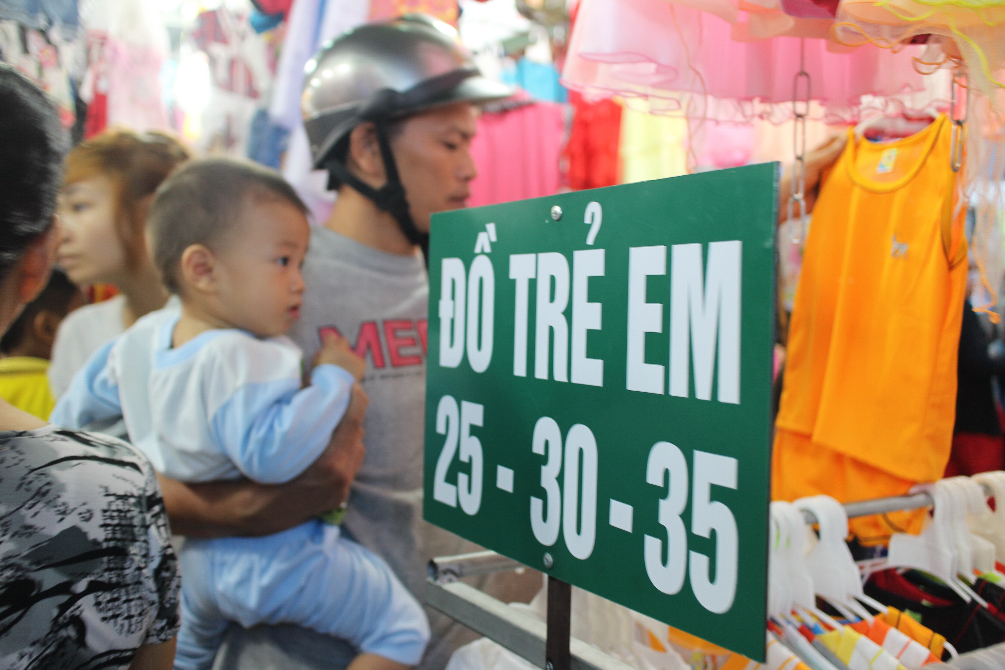 Chọn quà Tết cho con ở quê