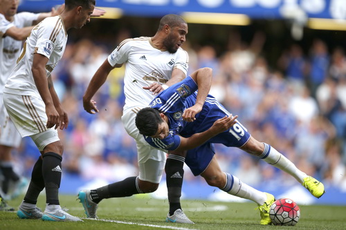 Diego Costa chỉ chăm chăm kiếm đ&aacute; phạt v&agrave; tranh c&atilde;i