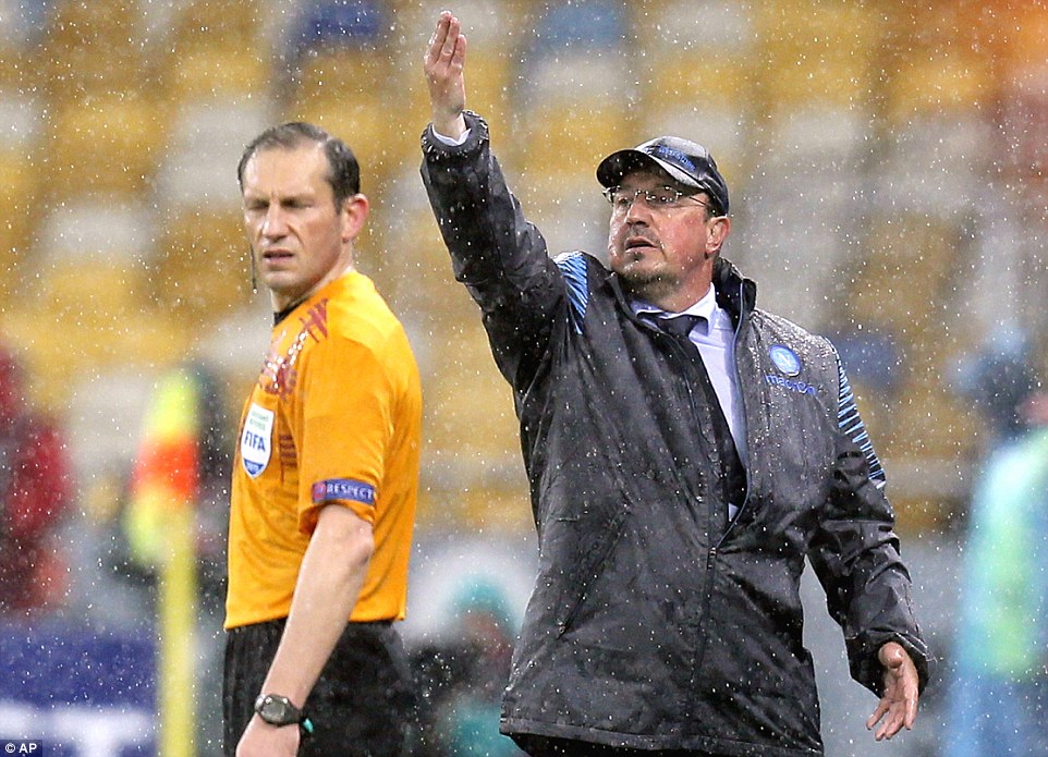 Cựu HLV Liverpool Benitez kh&ocirc;ng thể gi&uacute;p Napoli tho&aacute;t khỏi trận thua trước đại diện của Ukraine