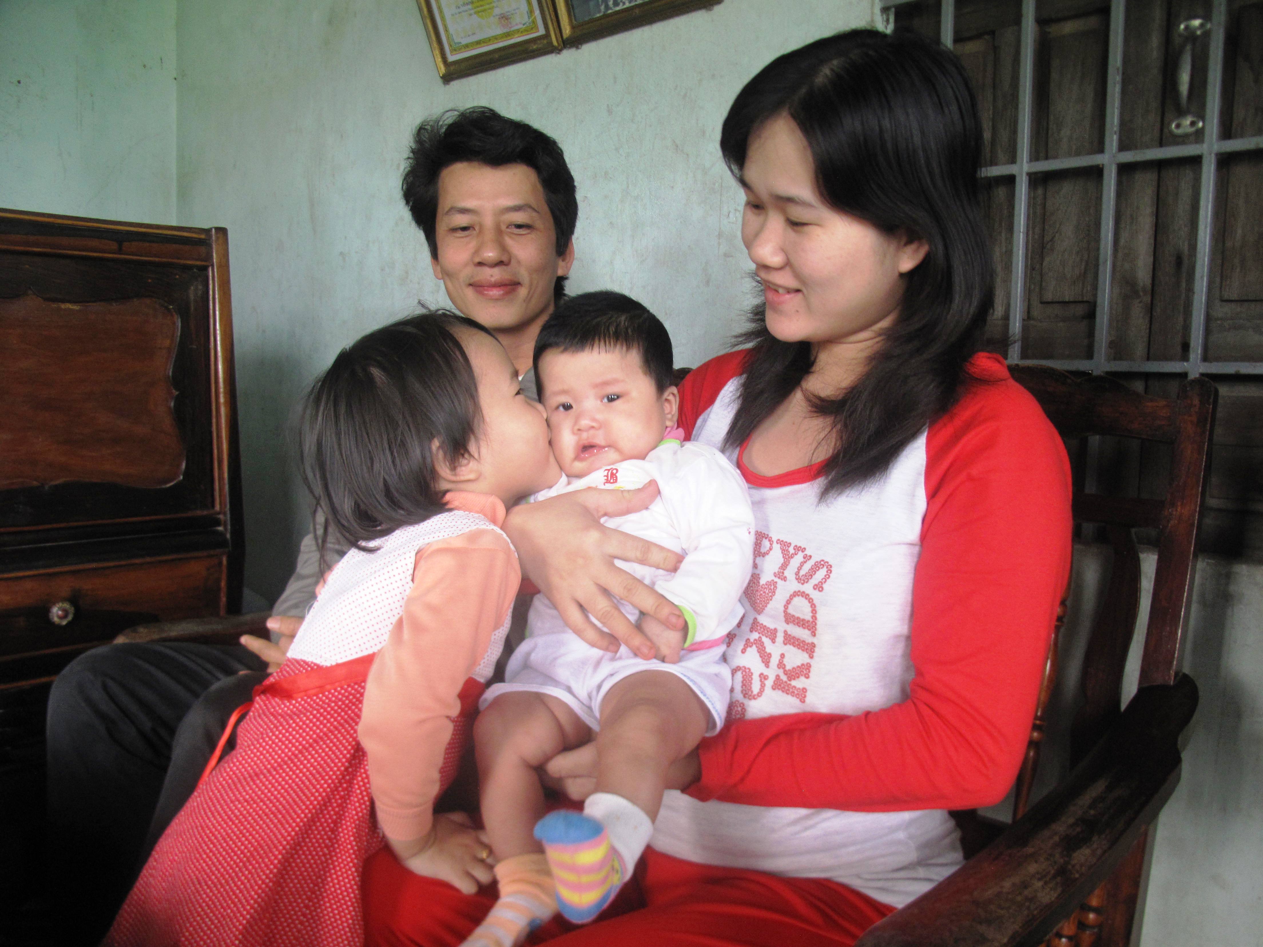 Cô con gái 3 tháng tuổi mang tên Công Lý của LS Đôn