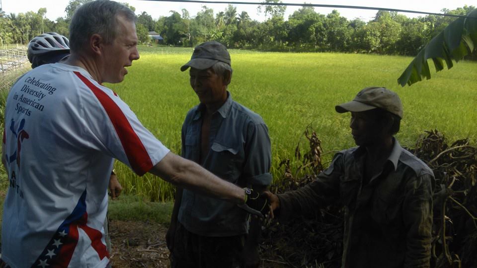 Gặp gỡ n&ocirc;ng d&acirc;n trồng l&uacute;a